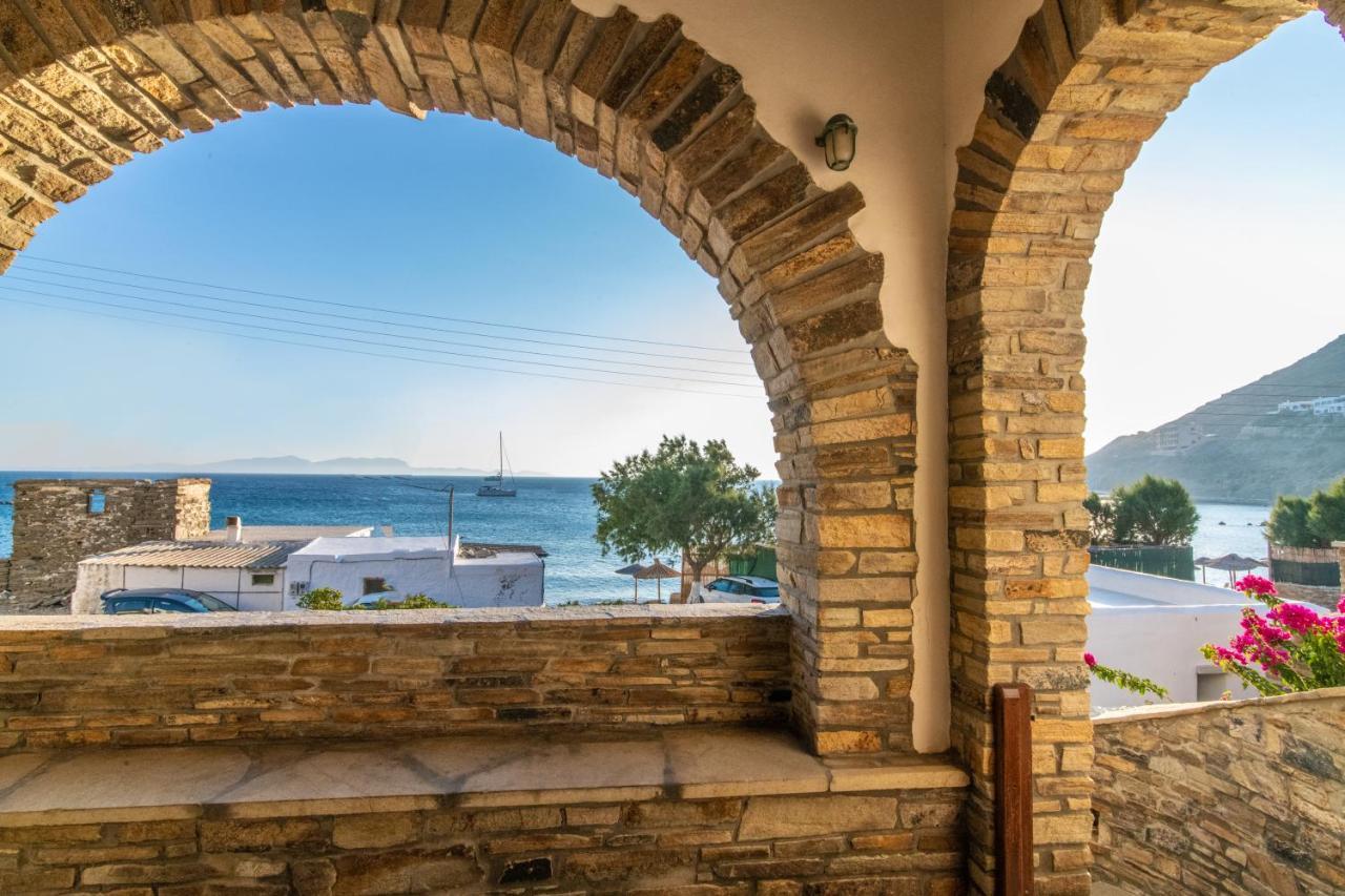 Traditional House By The Sea Istérnia Exteriér fotografie